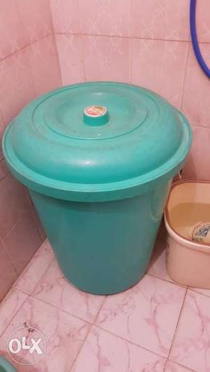 120 litre water storage. Good quality material.