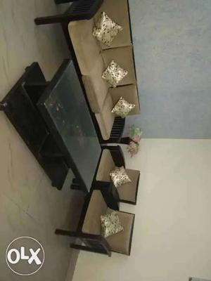 5 seater sofaset with center table in very good