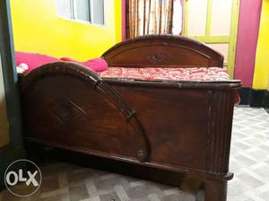 7x6 king size bed in a very good conditions.