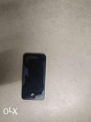 Apple Iphone 4s 32GB Mint Condition not a single
