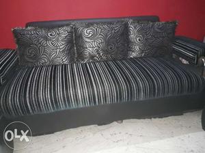 Best and clean sofa 5 seater excellent condition