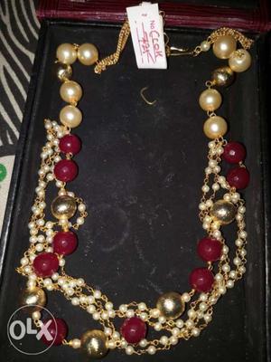 Brand new Pearl necklace price attached for sale