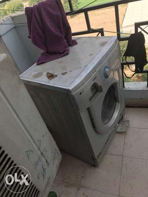 Fully automatic mettalic body washing machine 6