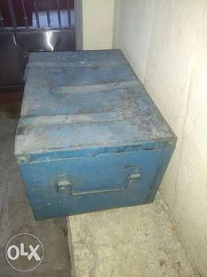 Heavy metal trunk 70 year old. Interested buyer call 927one