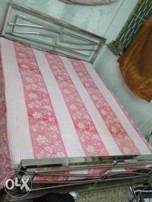 High Quality Stainless Steel bed for sale due to relocation