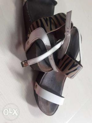 Ladies sandals size 39 colour brown with white