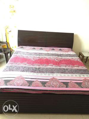 Large Double Bed 6'5"x6' - 2 side tables -