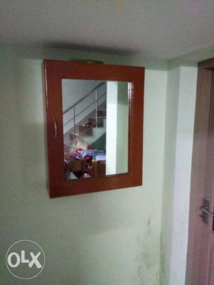 Mirror with storage space made up of rubber wood(2)