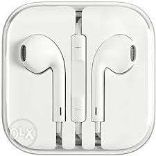 New Apple Earphones..brand New.. With