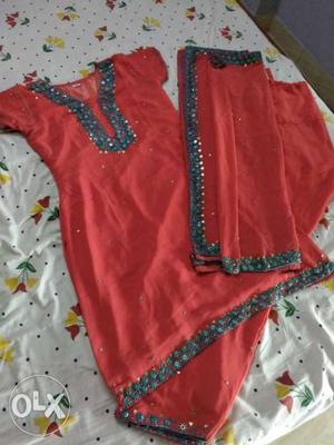 Party wear Suit with heavy work..M/L SIZE