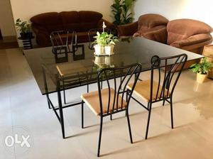 Table with 4 chair size 6x4