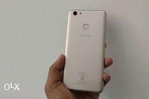 Vivo v7 neat mobile full condition 5months mobile