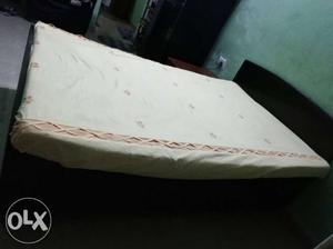Wooden Dewaan Single Bed With Storage And Kurlon