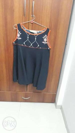 A Beautiful Black top Flowy and vry Comfy Genuine
