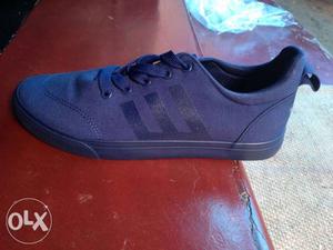 Blue Low-top Sneaker