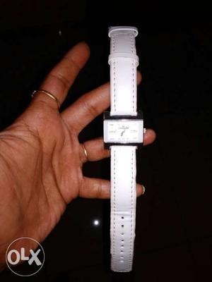 Brand new ladies wrist watch in a good price..