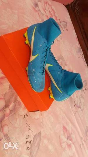 Brand new nike Njr football shoes size: cm)