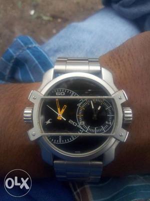 Fastrack watch 2months used no bill only warrenty