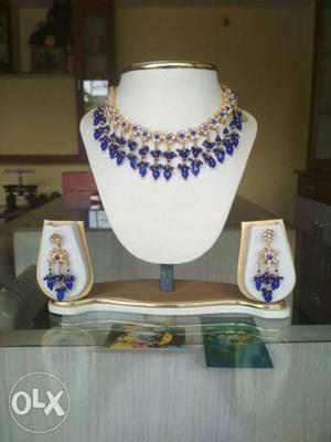 It is party neckless. And it is bentesk jewellery