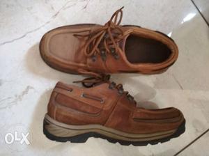 It's not been used..so selling.. woodland shoe