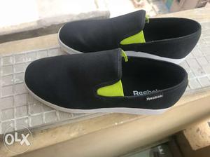 New reebok slip on shoes and size is 7