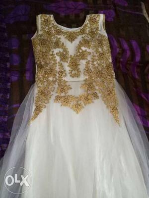 Party wear net gown,, fresh piece 1 day, old,,, 0