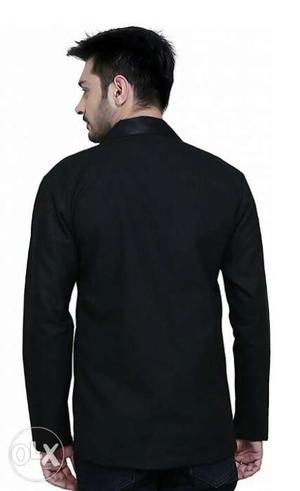 Single Breasted Blazer Can Be Worn In Both Formal