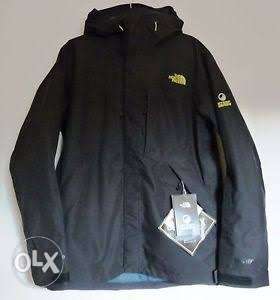 The North Face Gore Tex double Jacket It has a