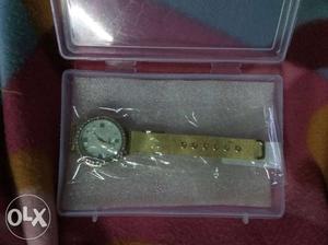 This beautiful ladies/gents wrist watch was gifted