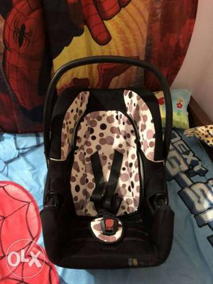 Baby car seat.me&mom brand.good condition.