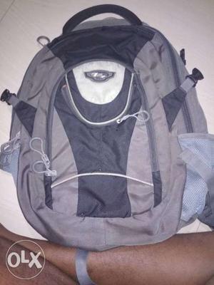 Camel Mountain bag pack black&grey combination. Only on 800