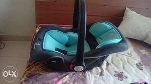 Car seat for kids also use it as rocking