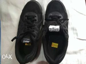 Nike 4y size 2&3 std boy&girls shoes NEW