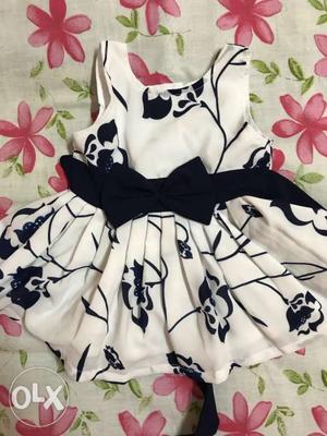 Pair of 3 party wear clothes unused.. size is 0-6 months