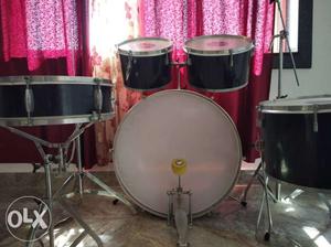 Silver And Black Drum Set