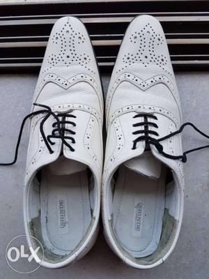 White kids formal shoes. 9 + year old. size 39