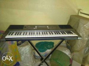 Yamaha keyboard... e353 in very good condition...