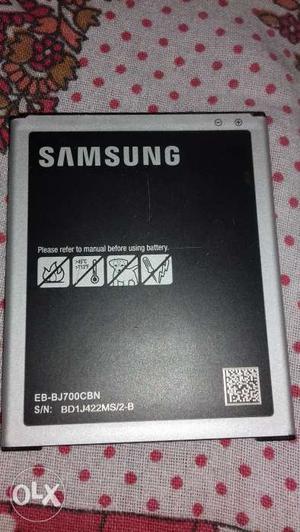 A brand new battery for Samsung j 7