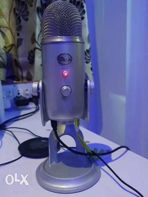Blue yeti mic this is the usb mic with best