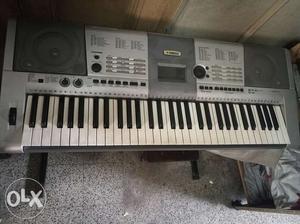 Brand new Yamaha PSR i425 with Keyboard Adapter and Stand