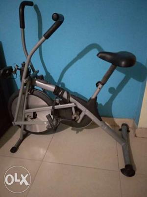 Gym cycle trainer home use. single handedly used