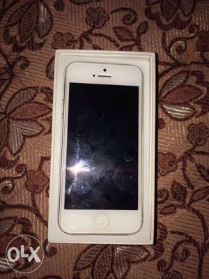 IPHONE 5 16GB with charger and in a good condition! fix