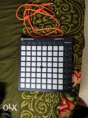 Novation Launchpad MK2 controller (become a DJ