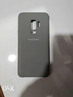 Original Samsung silicone cover for Galaxy S9