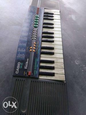 Piano in very good condition. 1 year old