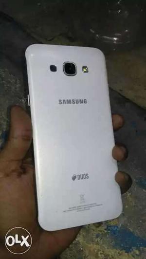 Samsung galaxy a8 2gb ram 32 gb internal and 16mp
