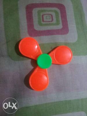 Spinner plastic toy