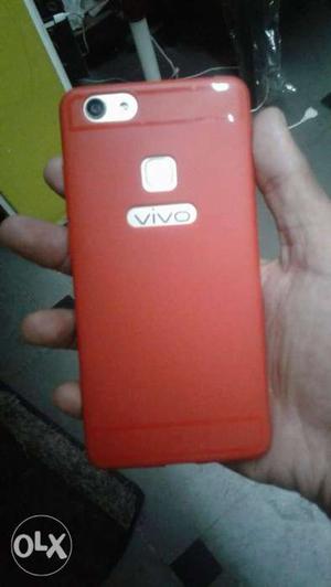 Vivo V7 plus gold good condition with charger no