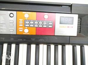 Yamaha PSR F50 Keyboard in very good condition..