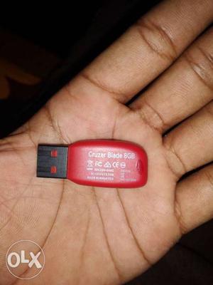 Black And Red SanDisk Cruzer Blade 8 GB Thumb Drive